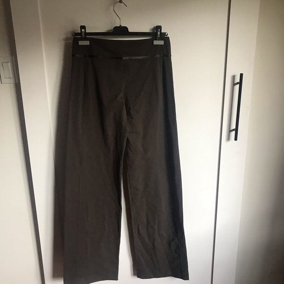 Lululemon Brown Stretchy Yoga Pants - Picture 8 of 12